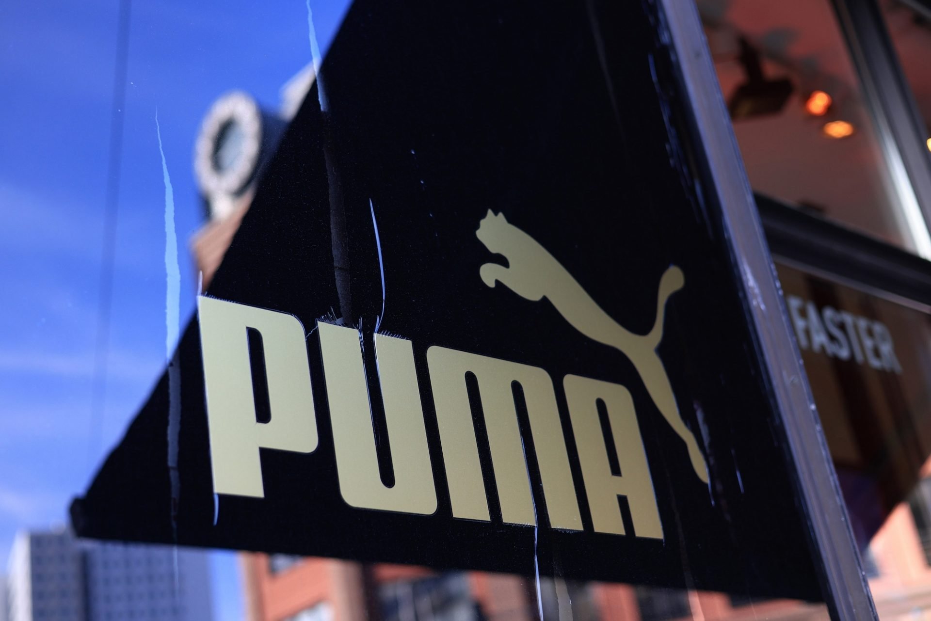 Cuộc so tài của ‘đại gia’ Puma với các đối thủ ở Olympic Paris 2024