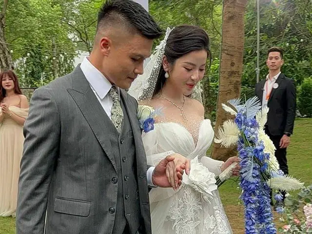 Đám cưới Quang Hải: Váy cưới cô dâu gây chú ý, khách mời hạn chế mặc 4 màu