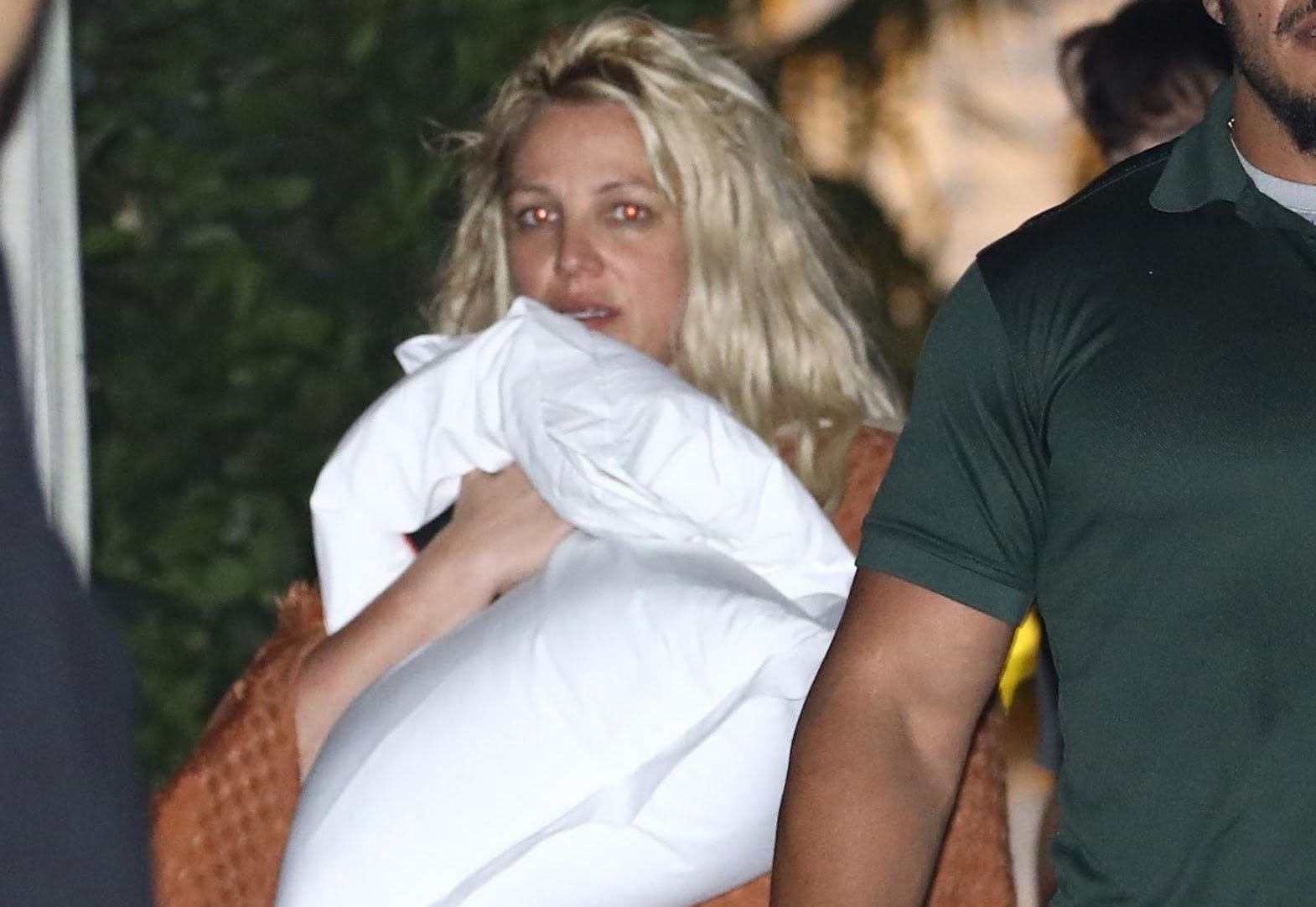 Britney Spears ẩu đả với bạn trai