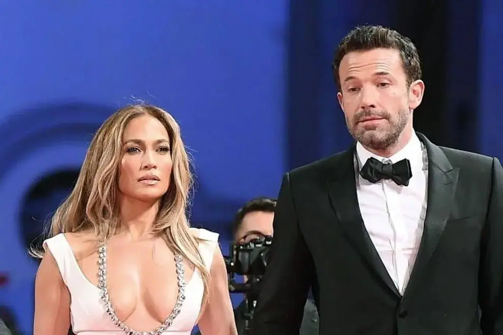 Vợ chồng Jennifer Lopez bán nhà giữa tin đồn ly hôn